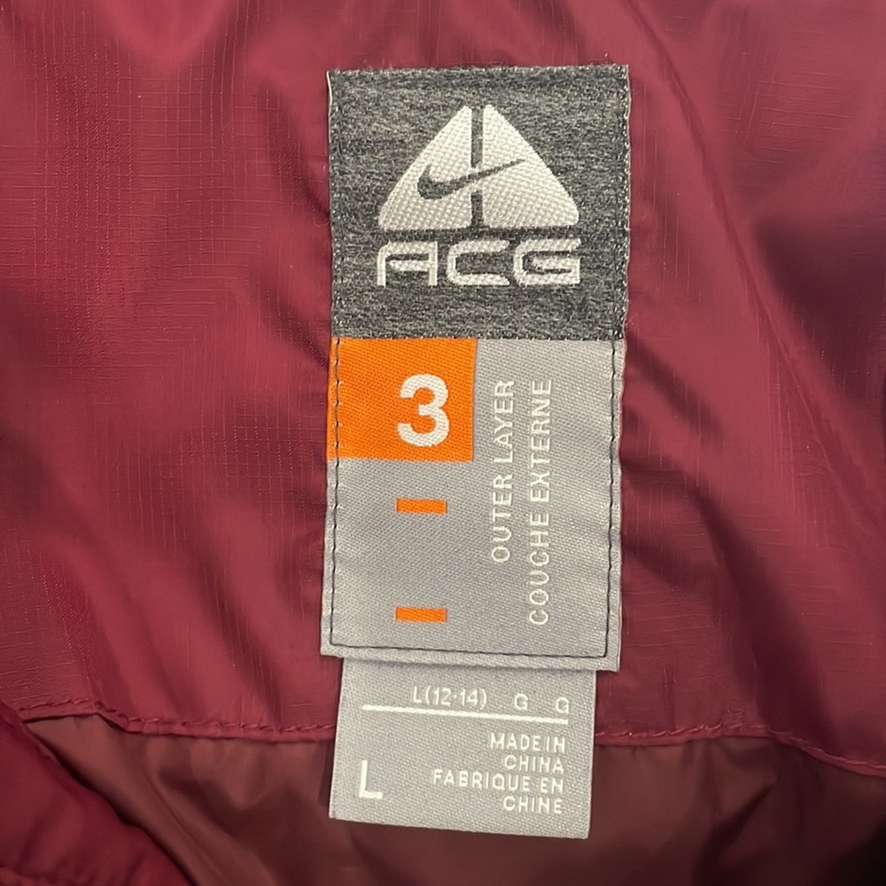 Nike ACG Women's Burgundy Puffer Jacket - Picture 4 of 13